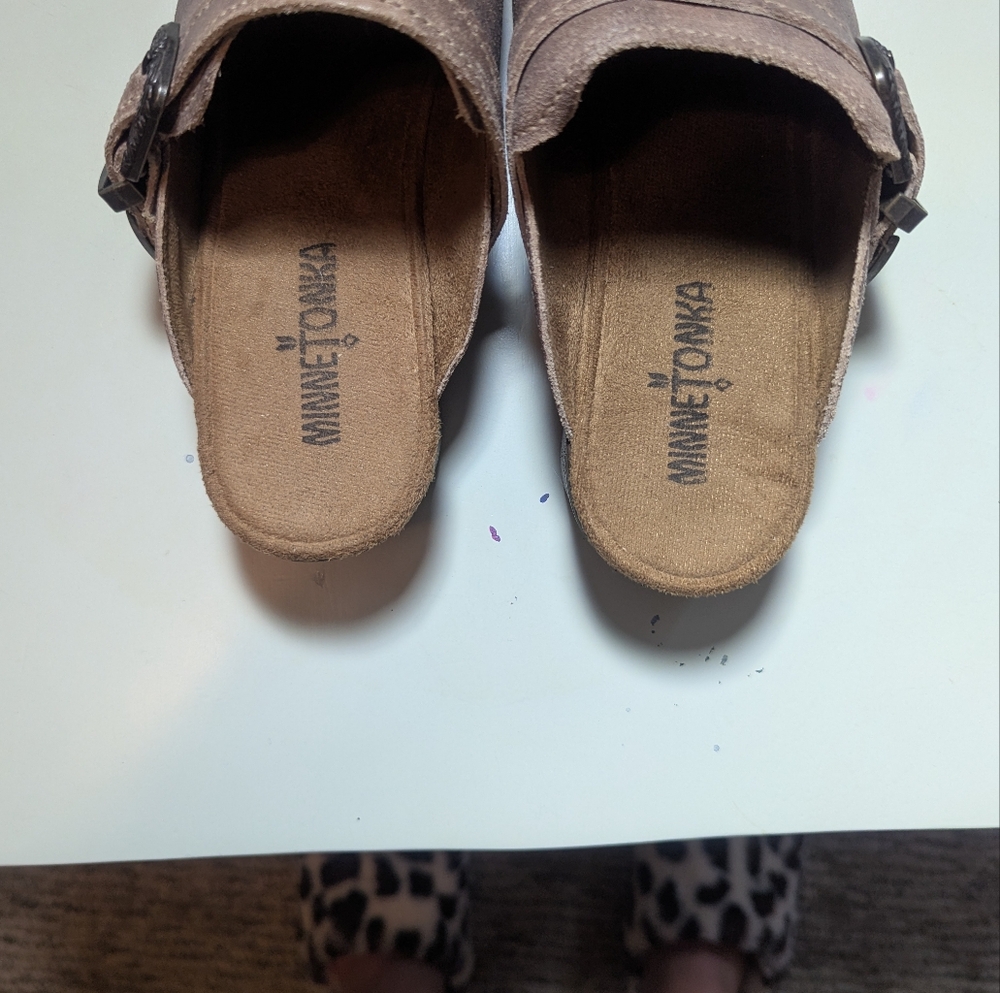 Minnetonka Mules - Picture 7 of 7